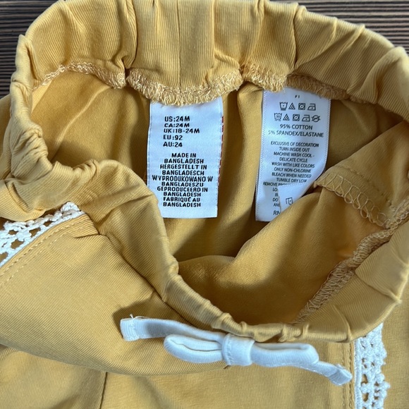 Bathing Suit and Shorts Bundle Size 24m - Picture 6 of 6